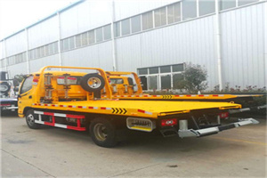 泽库附近拖车救援搭电